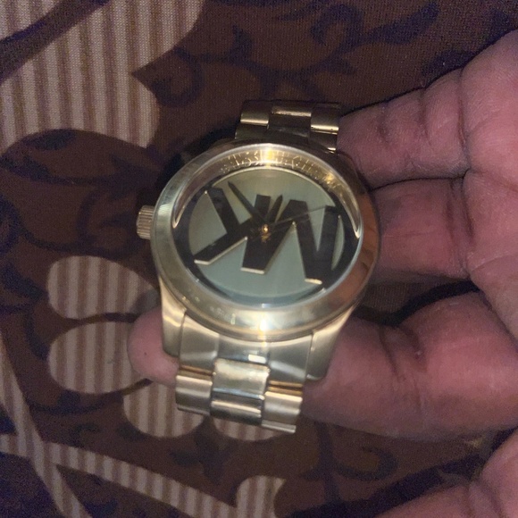 Micheal kors watch - Picture 2 of 3